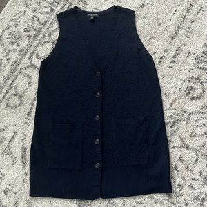 Eileen Fisher Navy blue V neck 5 button vest size petite small.
